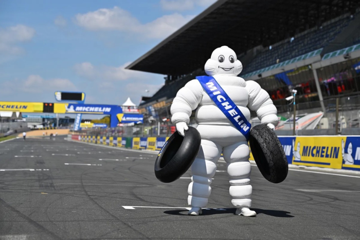 Câu chuyện mascot Michelin Man (Bibendum).png