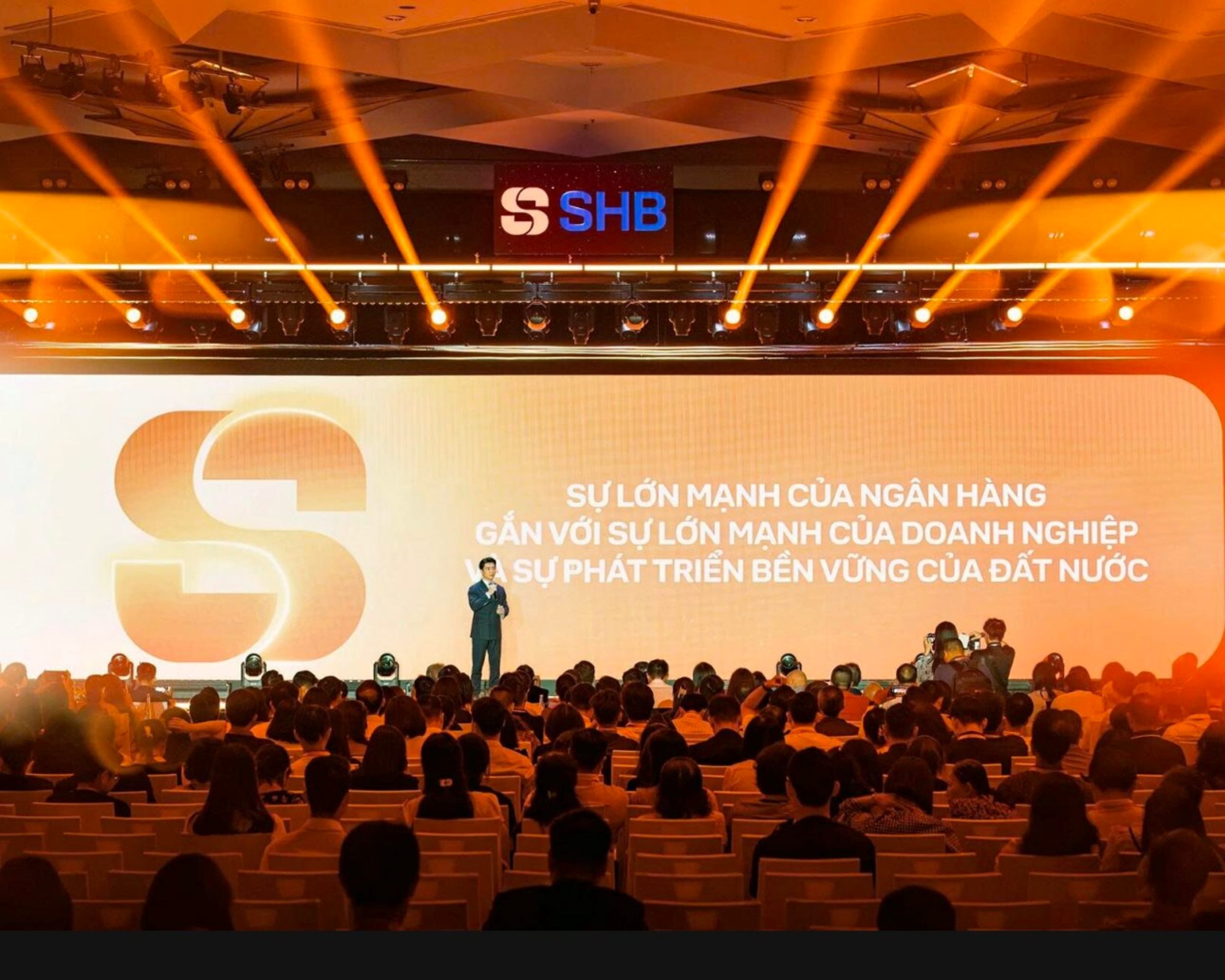 Nhận diện thương hiệu mới của SHB: Khi triết lý "trời tròn, đất vuông" hội tụ cùng công nghệ số