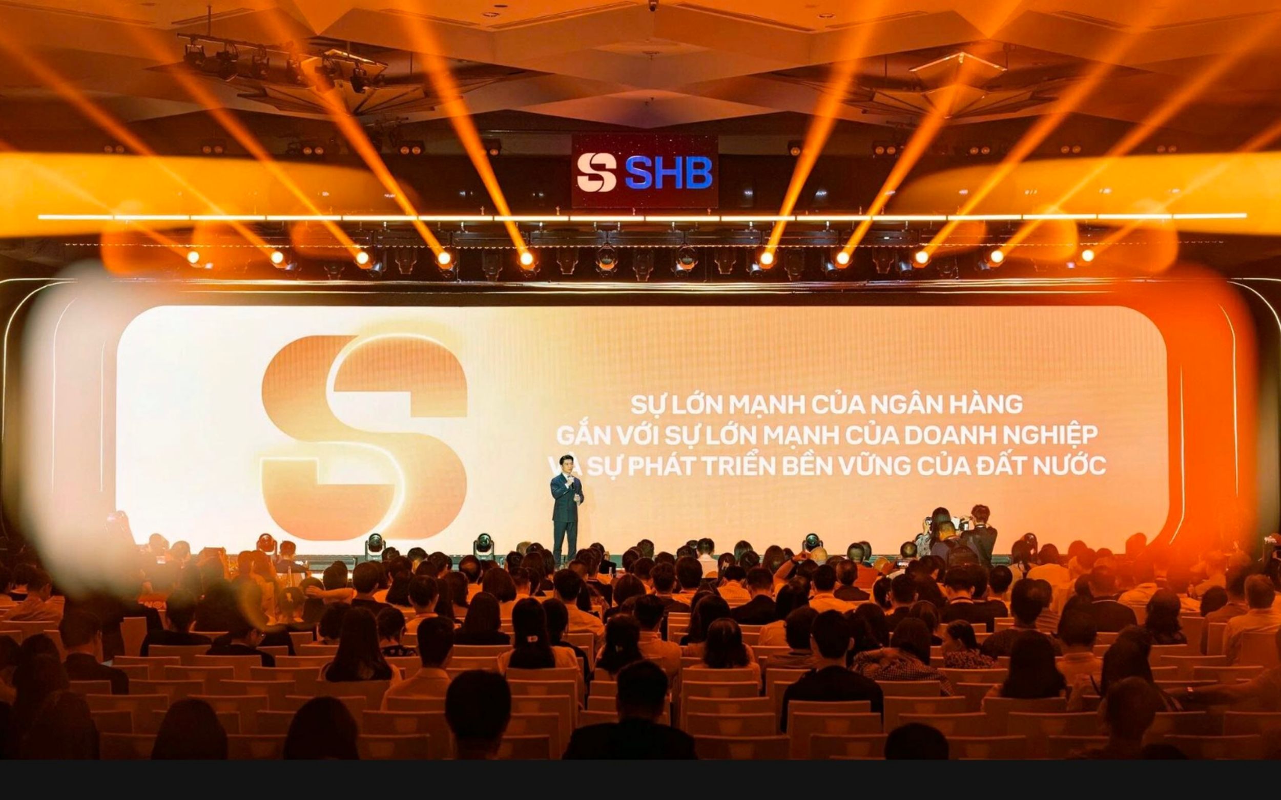 Nhận diện thương hiệu mới của SHB: Khi triết lý "trời tròn, đất vuông" hội tụ cùng công nghệ số